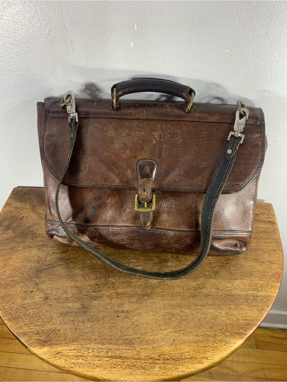Timberland vintage distressed leather computer laptop messenger shoulder bag